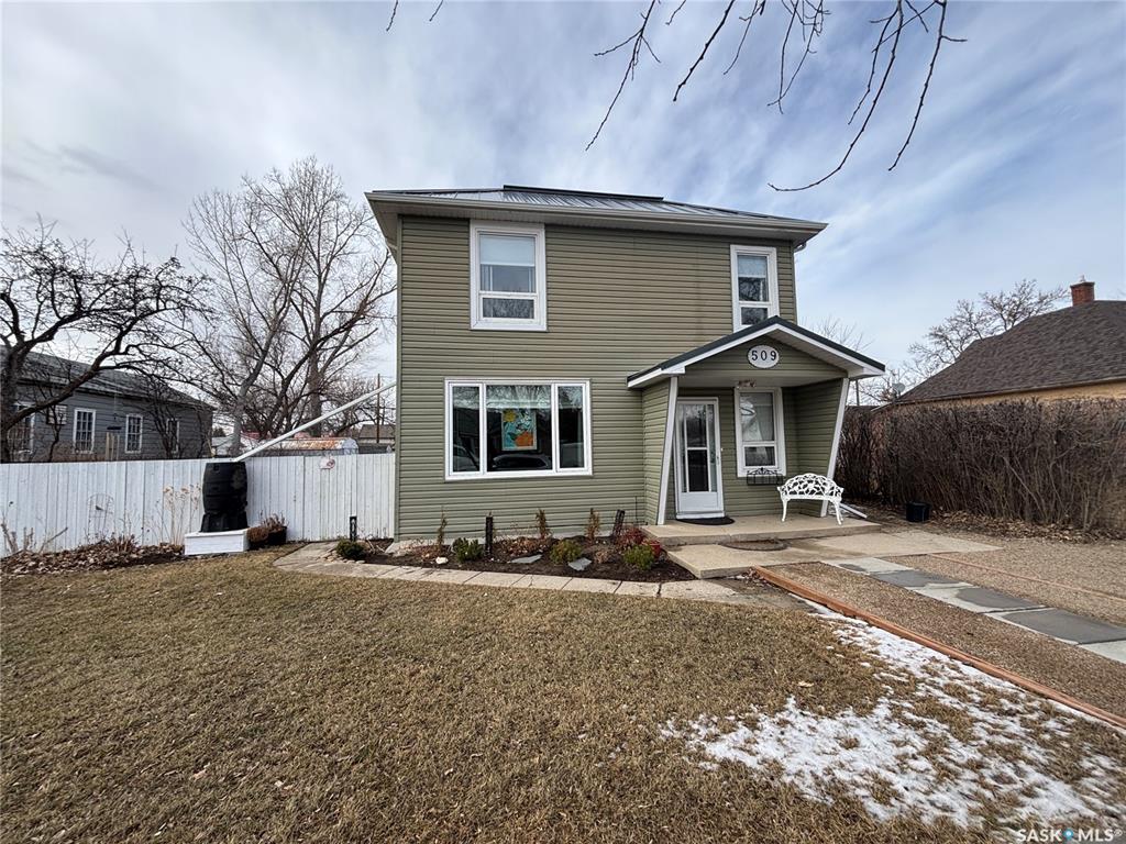 Third View of 509 Harder Street, Maple Creek, Saskatchewan, S0N 1N0