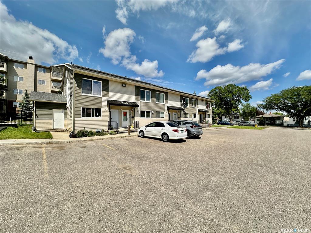 Second View of 315 N Avenue S #5, Pleasant Hill, Saskatoon, Saskatchewan, S7M 2N2