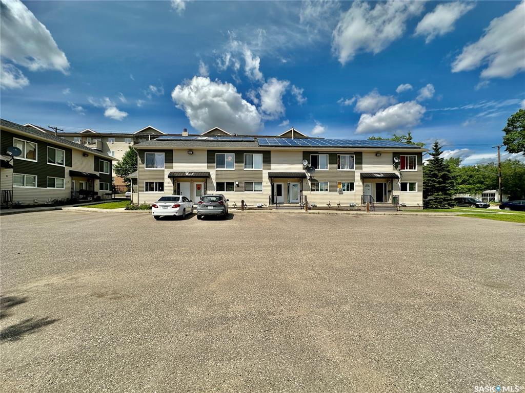 Third View of 315 N Avenue S #5, Pleasant Hill, Saskatoon, Saskatchewan, S7M 2N2