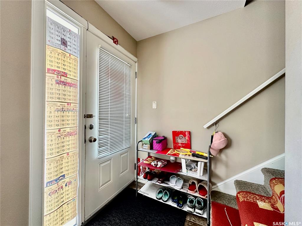 Fourth View of 315 N Avenue S #5, Pleasant Hill, Saskatoon, Saskatchewan, S7M 2N2