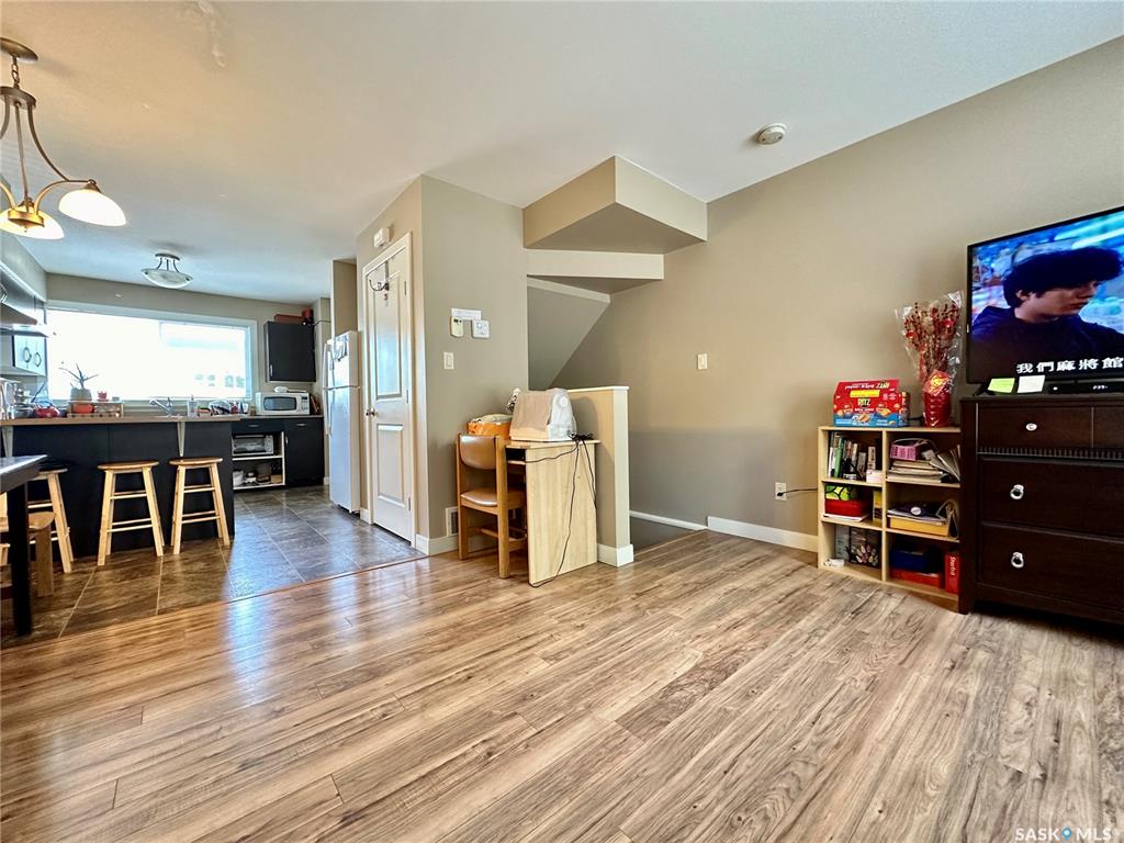 Fifth View of 315 N Avenue S #5, Pleasant Hill, Saskatoon, Saskatchewan, S7M 2N2