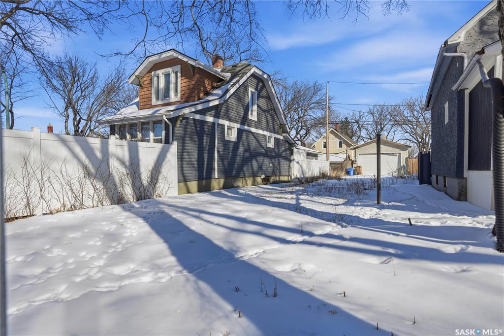 Fourth View of 2305 Quebec Street, General Hospital, Regina, Saskatchewan, S4P 1K5