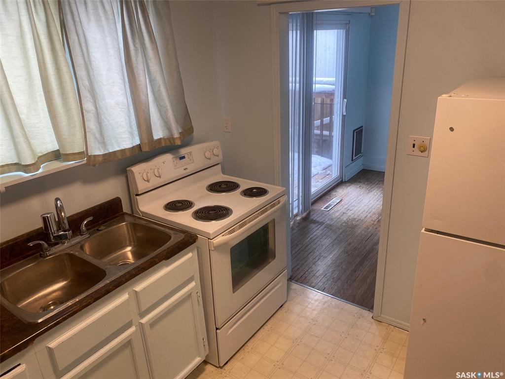 Second View of 1127 J Avenue S, Holiday Park, Saskatoon, Saskatchewan, S7M 2C2