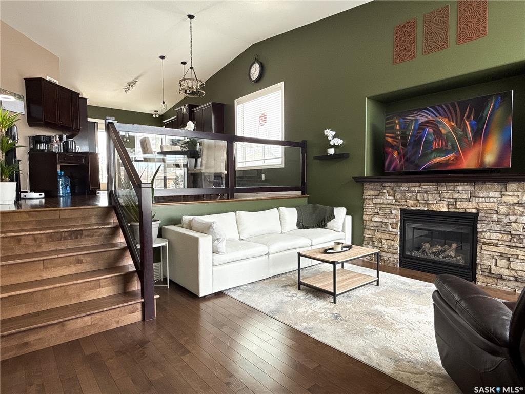 Fifth View of 10 Lott Road E, White City, Saskatchewan, S4L 0B6