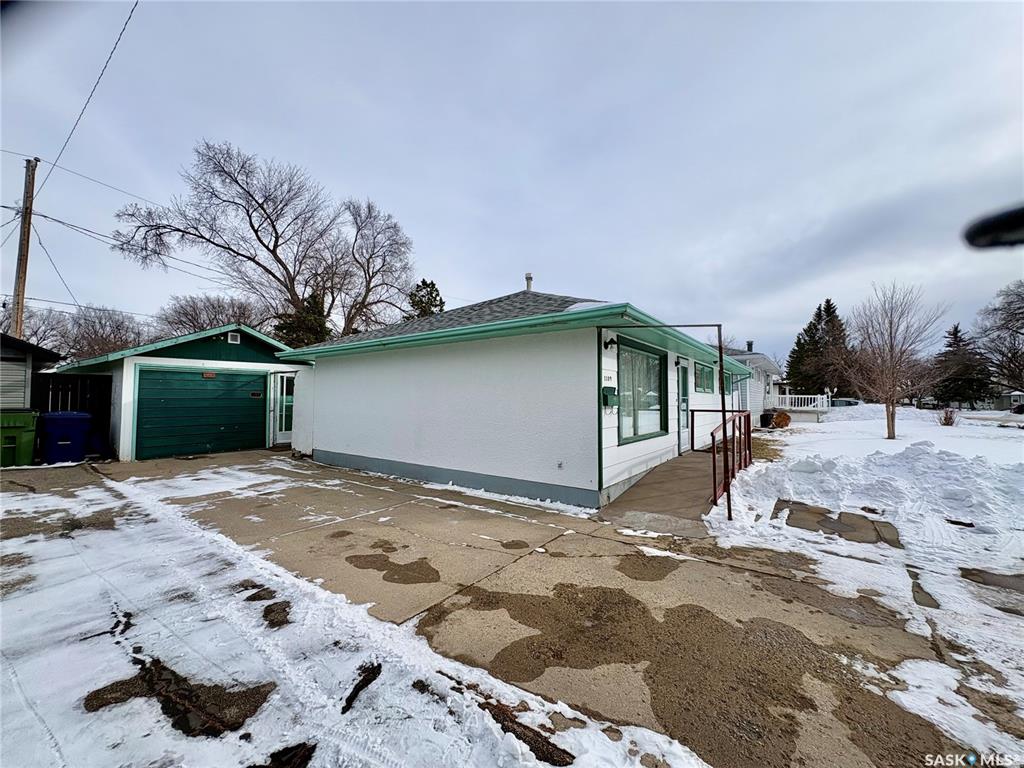 MLS® listing #SK029278 for sale located at 1109 Simpson Avenue