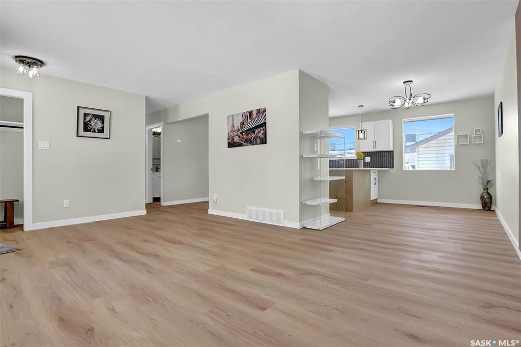 Fifth View of 40 Richardson Crescent, Whitmore Park, Regina, Saskatchewan, S4S 4J3