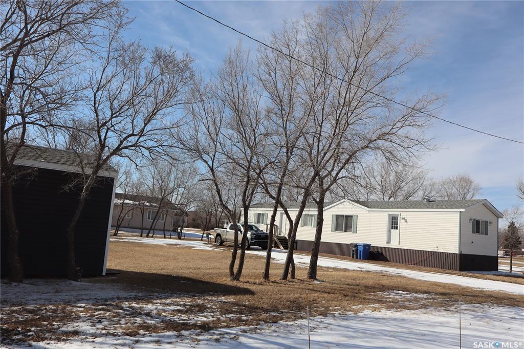 Second View of 20 H Avenue, Willow Bunch, Saskatchewan, S0H 4K0
