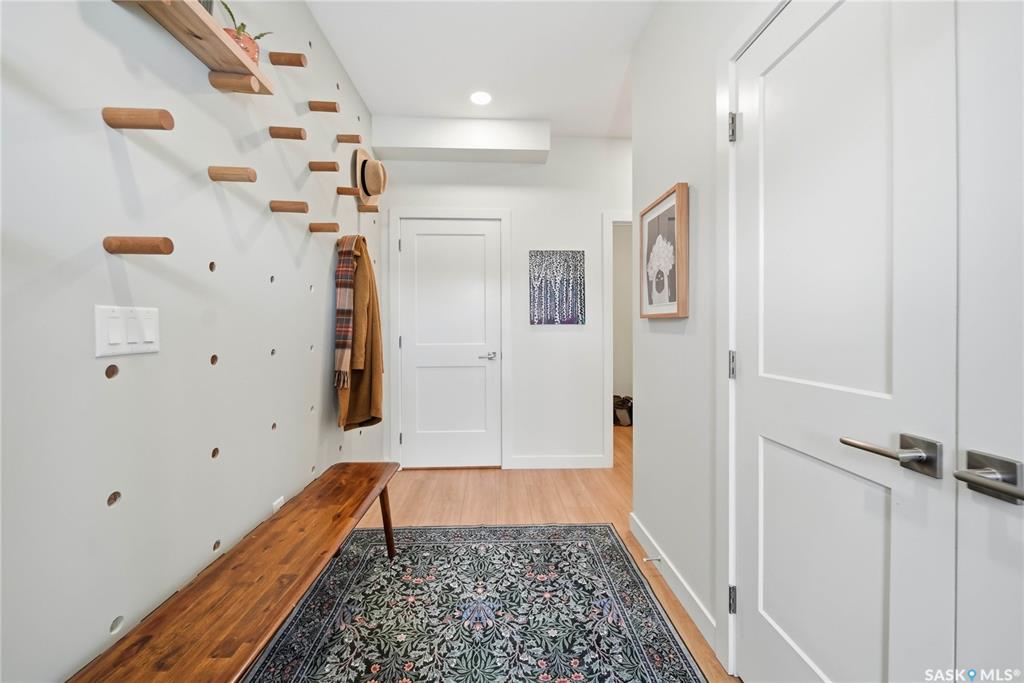 Third View of 611 Dufferin Avenue, Nutana, Saskatoon, Saskatchewan, S7N 1C4