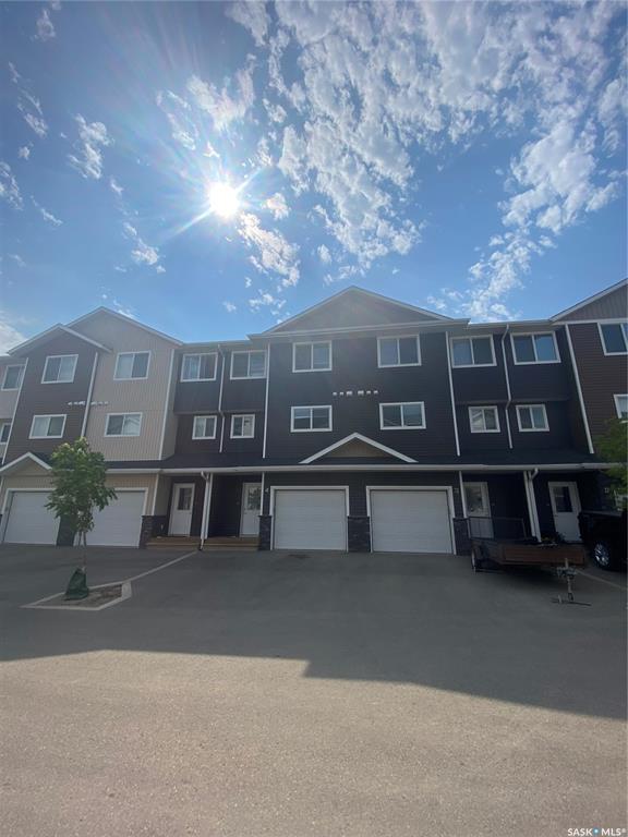 Fourth View of 1060 Parr Hill Drive #4, Martensville, Saskatchewan, S0K 2T1