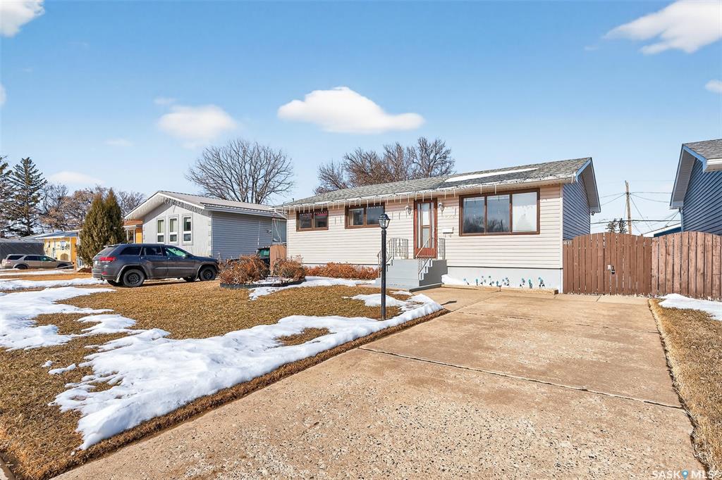 Second View of 1226 Grandview Street W, Westmount/Elsom, Moose Jaw, Saskatchewan, S6H 5M2