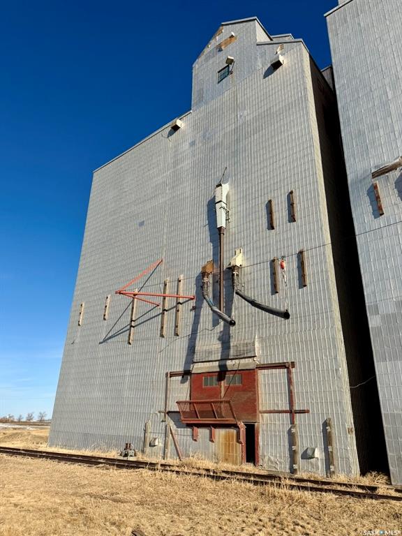 Third View of 132 1st Avenue W, Climax, Saskatchewan, S0N 0N0