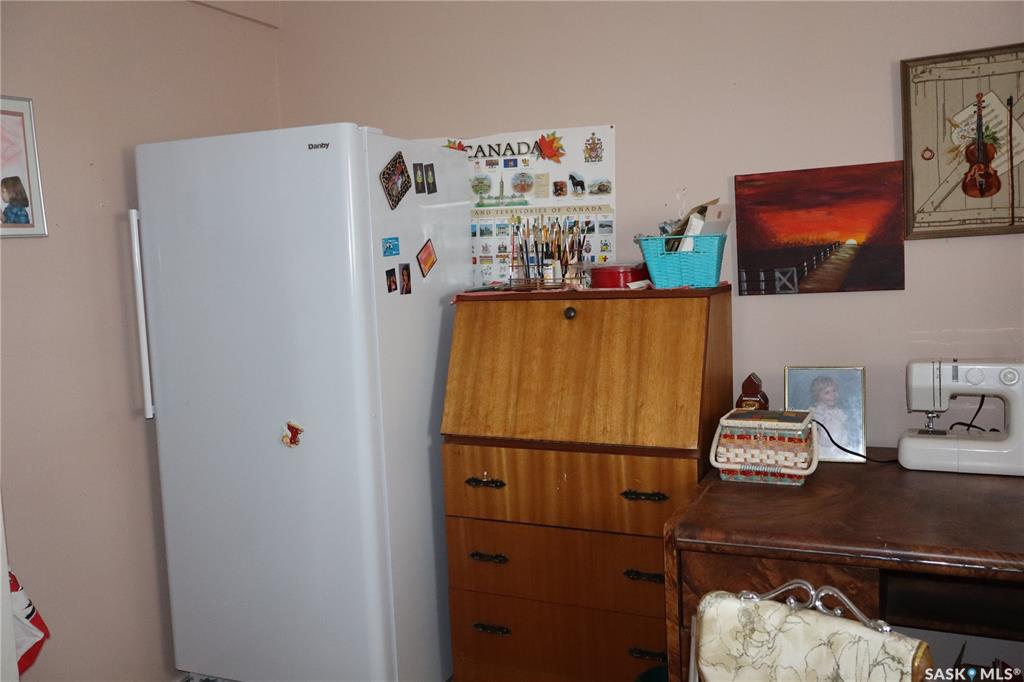 Fifth View of 228 7th Avenue E, Gravelbourg, Saskatchewan, S0H 1X0