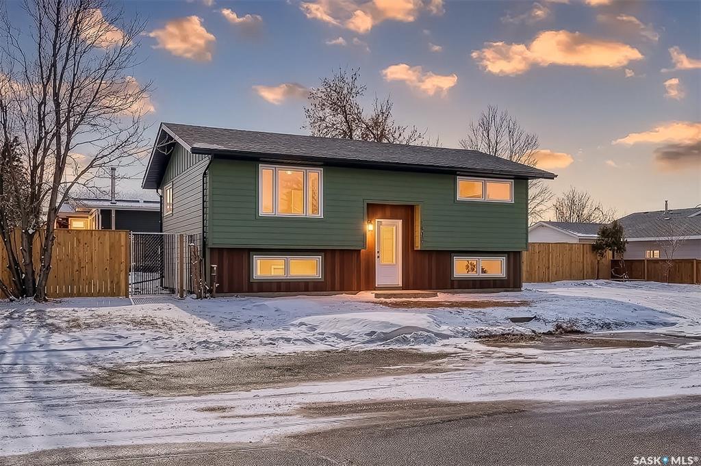 MLS® listing #SK030421 for sale located at 1438 Sioux Crescent