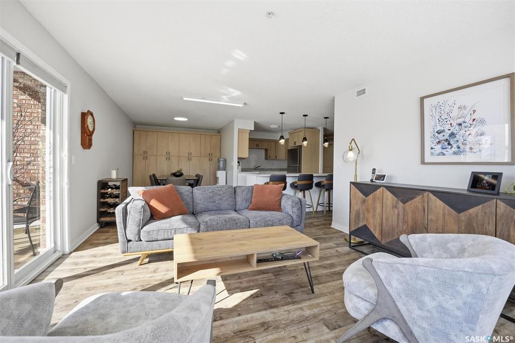 Third View of 914 Heritage View #203, Wildwood, Saskatoon, Saskatchewan, S7H 4T1