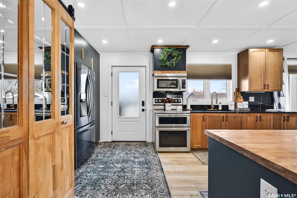 Fourth View of 10 Edelweiss Crescent, VLA/Sunningdale, Moose Jaw, Saskatchewan, S6J 1E5