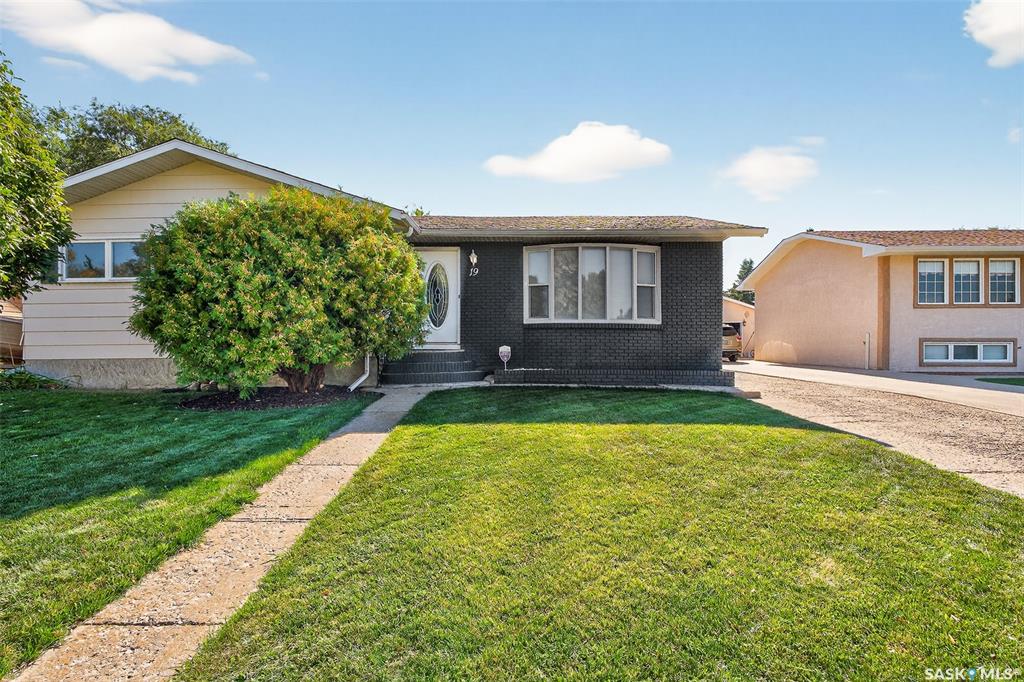 MLS® listing #SK030601 for sale located at 19 Buttercup Crescent Nw