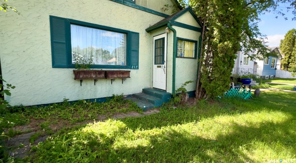 Third View of 217 L Avenue N, Westmount, Saskatoon, Saskatchewan, S7L 2P3