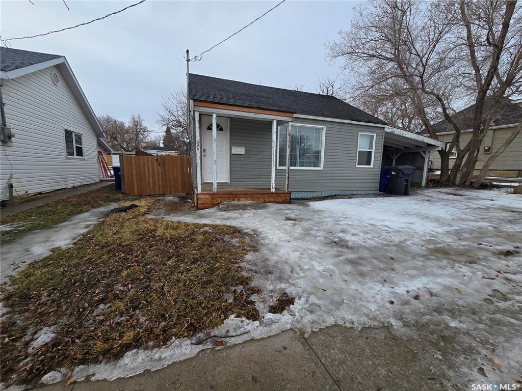 Second View of 336 2nd Avenue Se, Weyburn, Saskatchewan, S4H 1X1