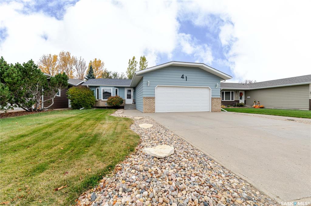 MLS® listing #SK030886 for sale located at 41 Taylor Crescent