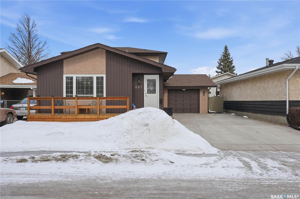 807 Samuels Crescent N, SK030928, Saskatchewan,