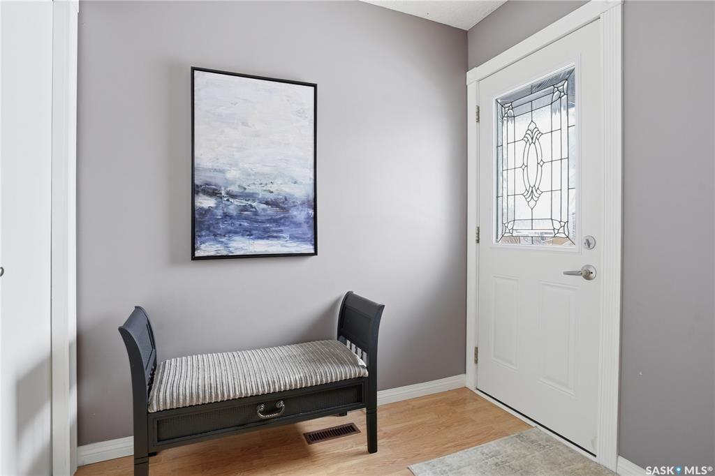 Fourth View of 807 Samuels Crescent N, McCarthy Park, Regina, Saskatchewan, S4X 2L4