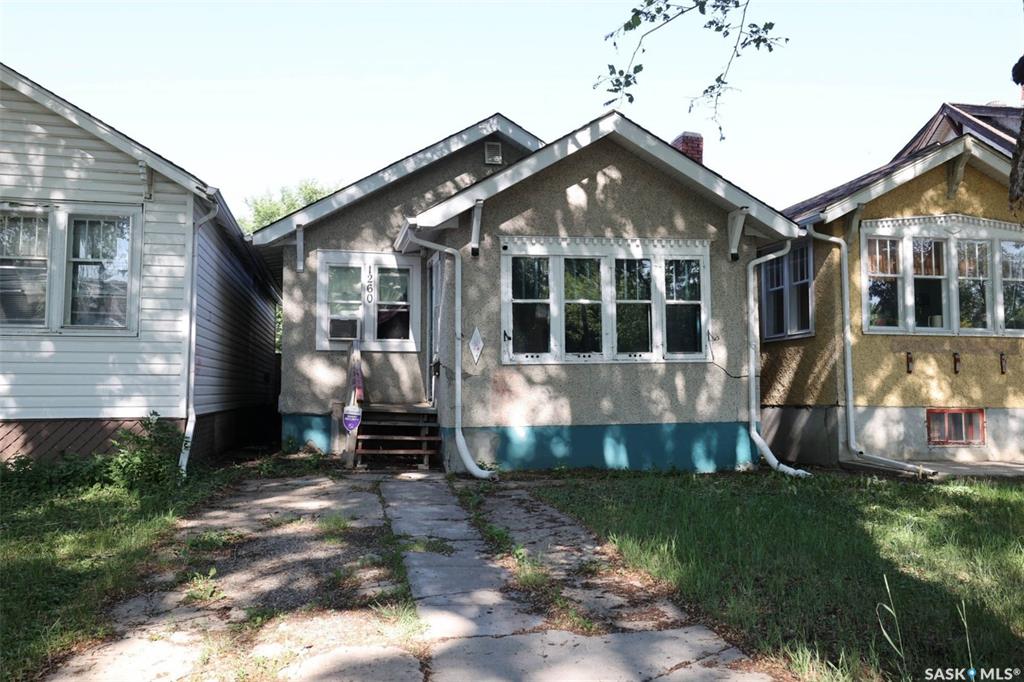 MLS® listing #SK030936 for sale located at 1260 Robinson Street