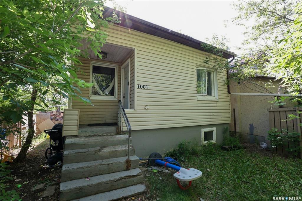 MLS® listing #SK030943 for sale located at 1001 Robinson Street
