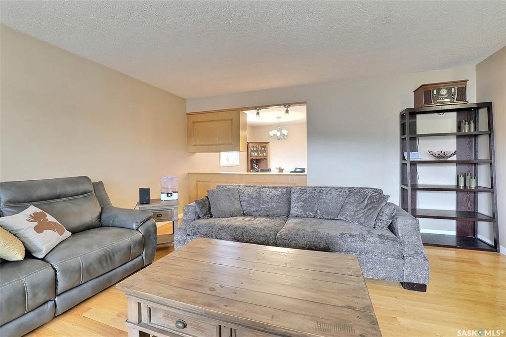 Fifth View of 5450 Sherwood Drive, Normanview, Regina, Saskatchewan, S4R 5M3