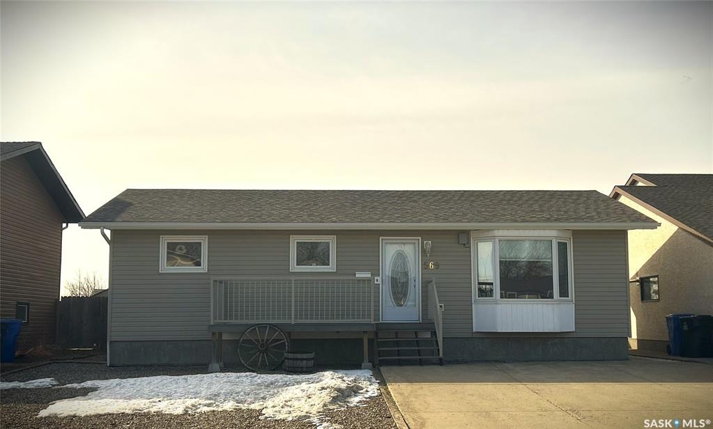 Second View of 569 Milne Crescent, Trojan, Estevan, Saskatchewan, S4A 2M5