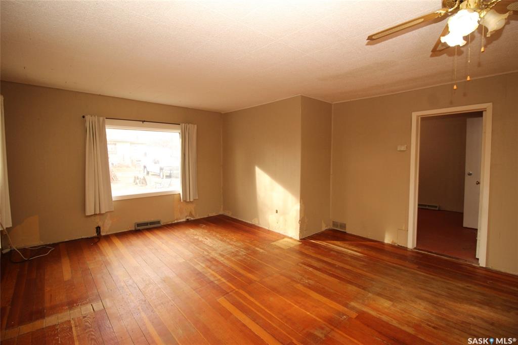 Second View of 491 1st Street W, Shaunavon, Saskatchewan, S0N 2M0