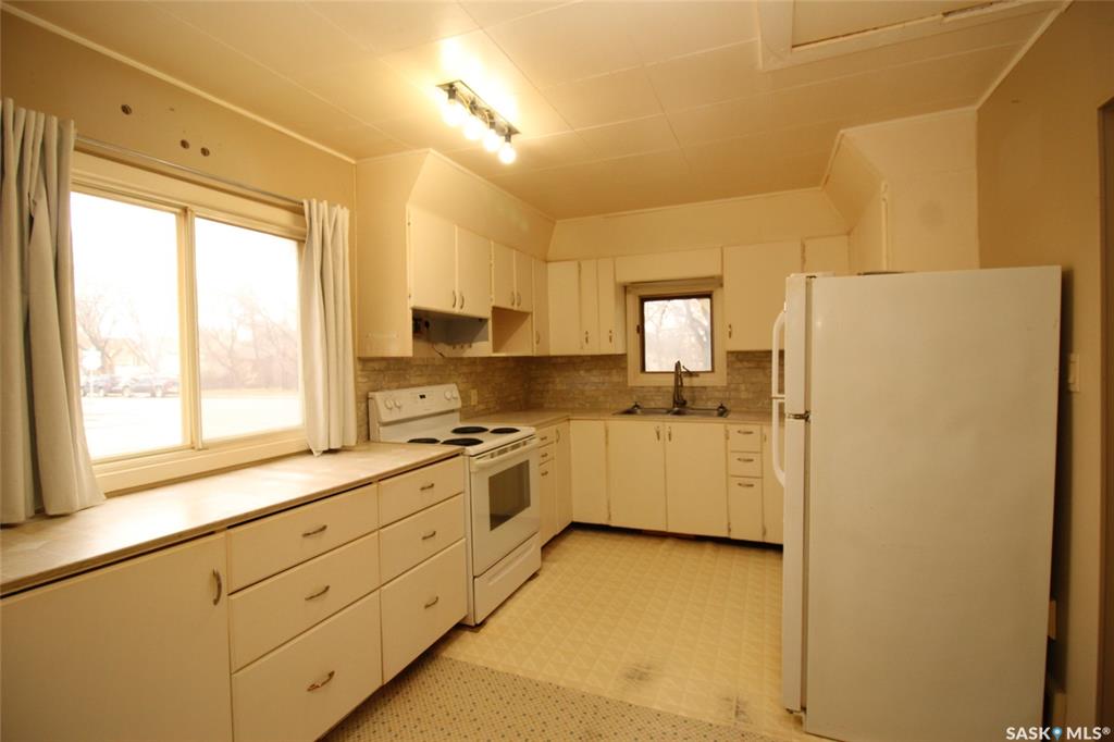 Fourth View of 491 1st Street W, Shaunavon, Saskatchewan, S0N 2M0