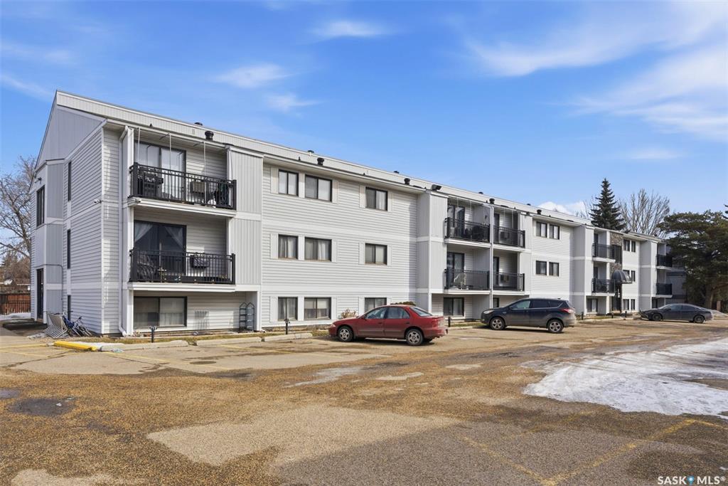 Third View of 258 Pinehouse Drive #307, Lawson Heights, Saskatoon, Saskatchewan, S7K 4X1
