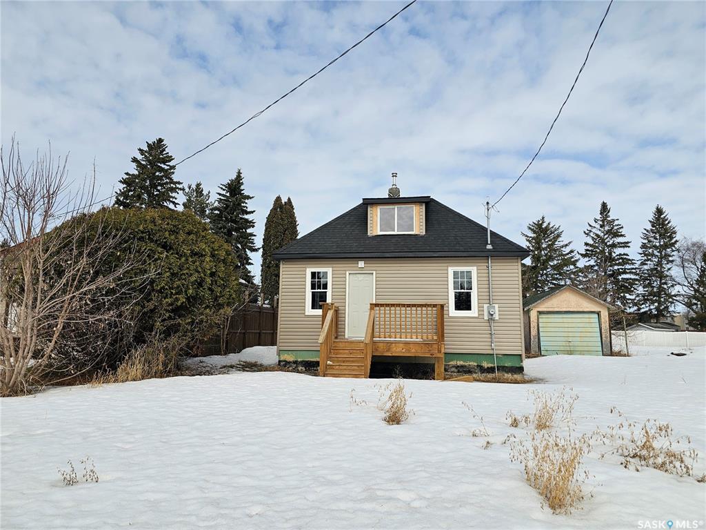 Second View of 1038 Veterans Avenue, Esterhazy, Saskatchewan, S0A 0X0