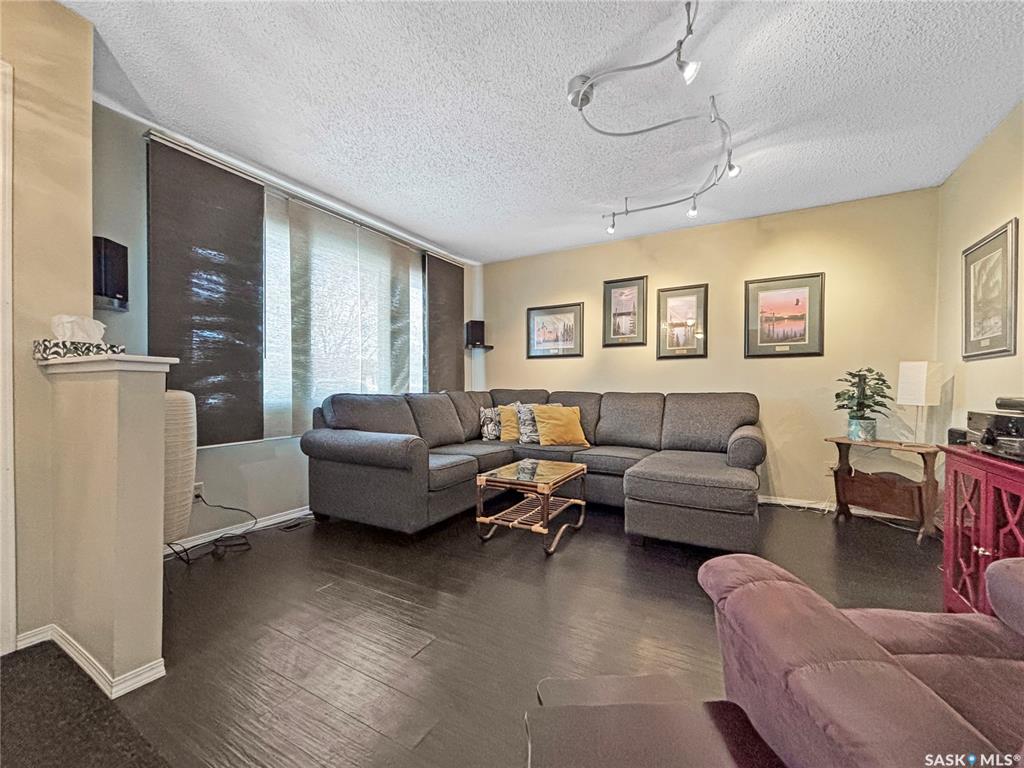 Fifth View of 437 Douglas Crescent, Confederation Park, Saskatoon, Saskatchewan, S7L 4T6