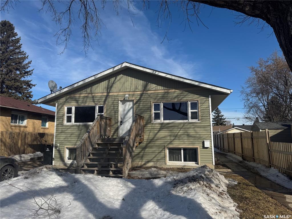Second View of 322 Witney Avenue S, Meadowgreen, Saskatoon, Saskatchewan, S7M 3K5