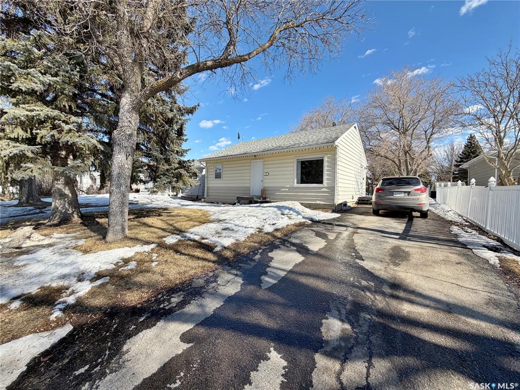813 Carlton Street, SK031143, Saskatchewan,