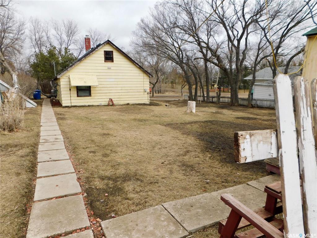 Fourth View of 220 2nd Street E, Lafleche, Saskatchewan, S0H 3R0