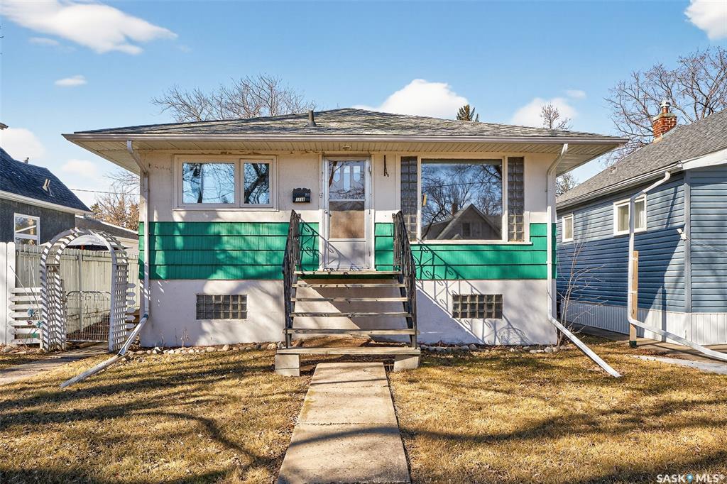 Fourth View of 1118 6th Avenue Nw, Central MJ, Moose Jaw, Saskatchewan, S6H 4A6