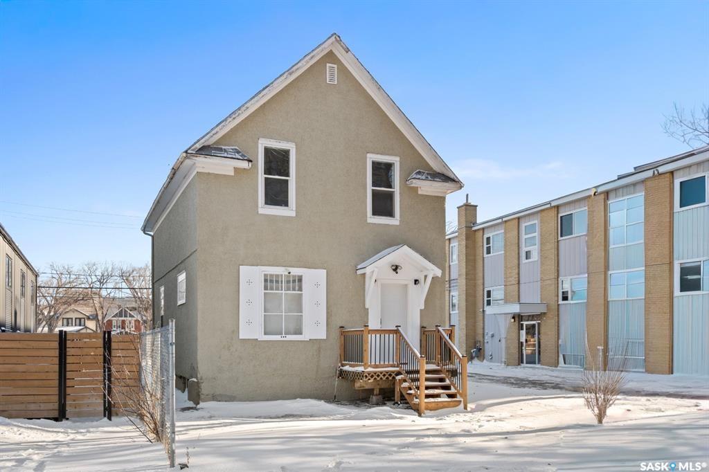 MLS® listing #SK031346 for sale located at 2111 Osler Street