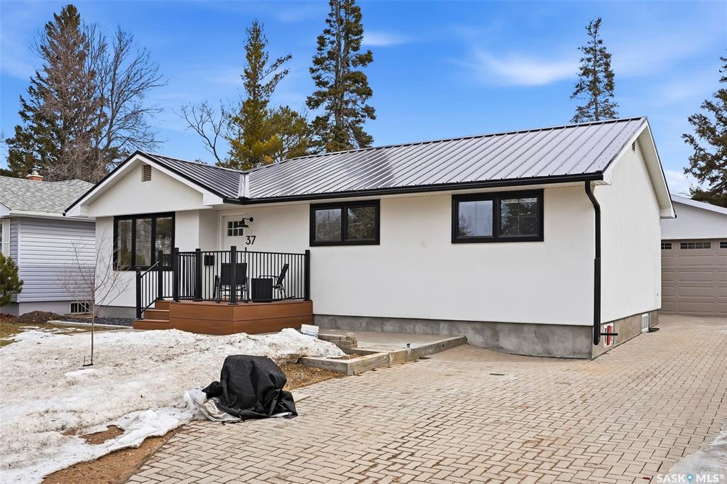 Second View of 37 Lamont Crescent, Hillsdale, Regina, Saskatchewan, S4S 4A3