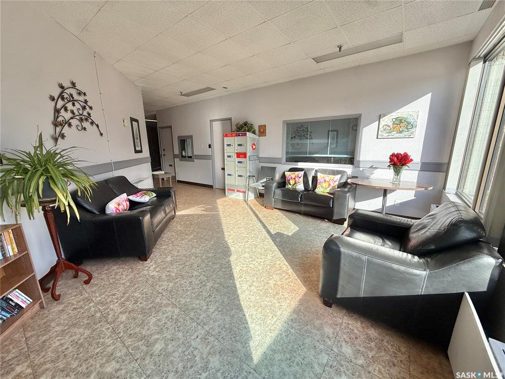 Fourth View of 351 Saguenay Drive #301, River Heights SA, Saskatoon, Saskatchewan, S7K 5T4