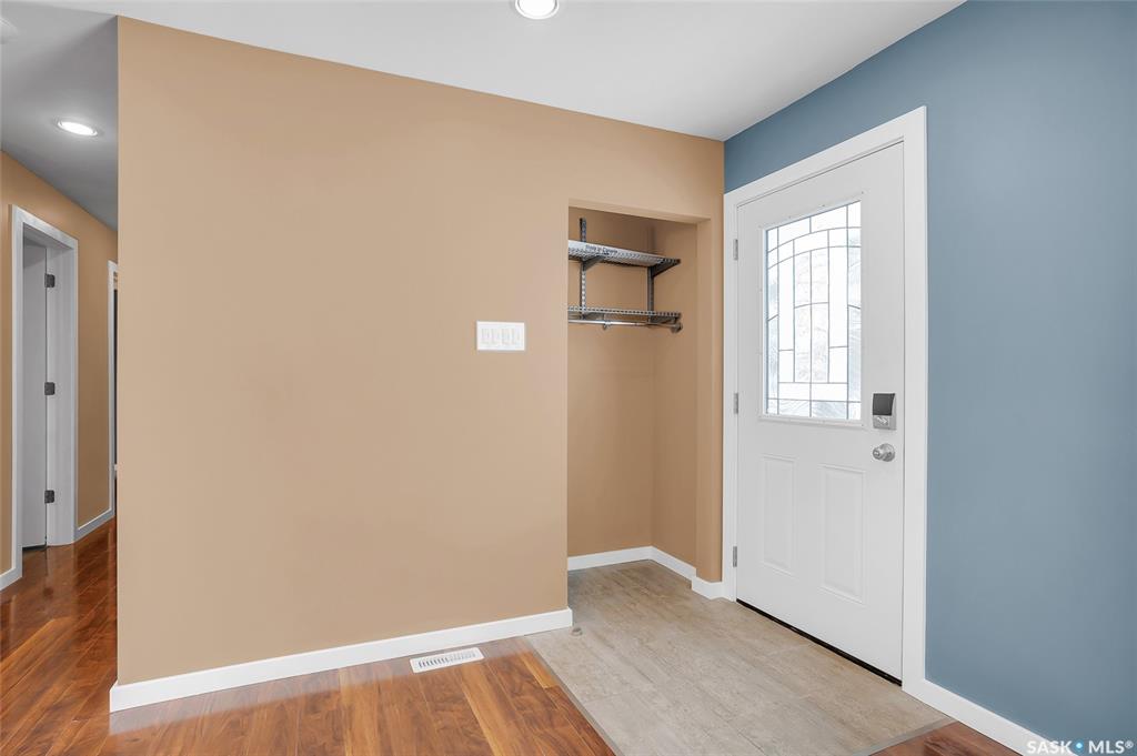 Second View of 701 W Avenue N, Mount Royal SA, Saskatoon, Saskatchewan, S7L 3H2