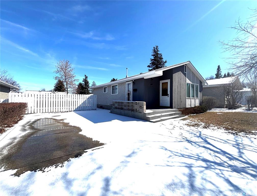 MLS® listing #SK031458 for sale located at 1356 King Crescent