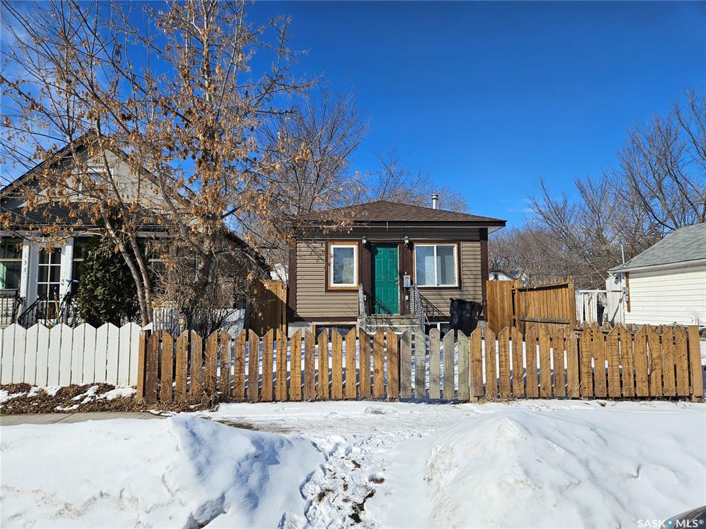 MLS® listing #SK031512 for sale located at 131 M Avenue S