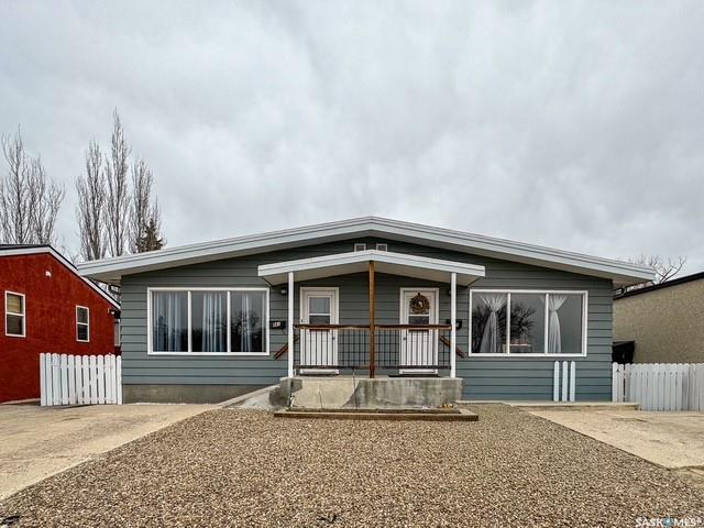 947 957 Connaught Drive, SK031528, Saskatchewan,