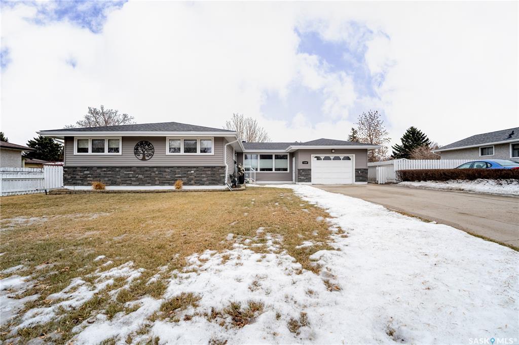 Second View of 1354 King Crescent, Palliser, Moose Jaw, Saskatchewan, S6H 3G2