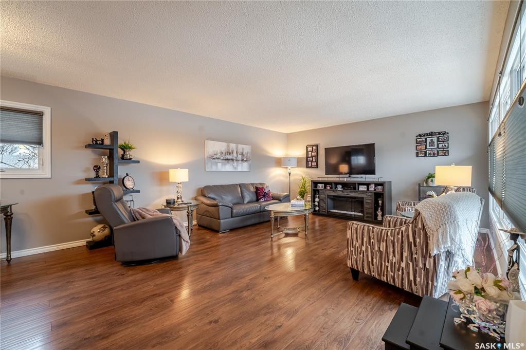 Fifth View of 1354 King Crescent, Palliser, Moose Jaw, Saskatchewan, S6H 3G2