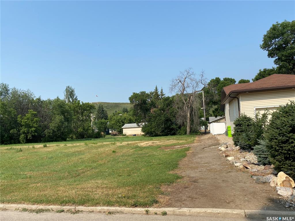 MLS® listing #SK031882 for sale located at 476 Hudson Avenue