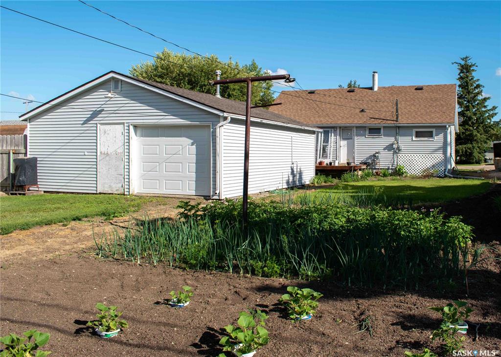 Third View of 107 3rd Avenue W, Elrose, Saskatchewan, S0L 0Z0