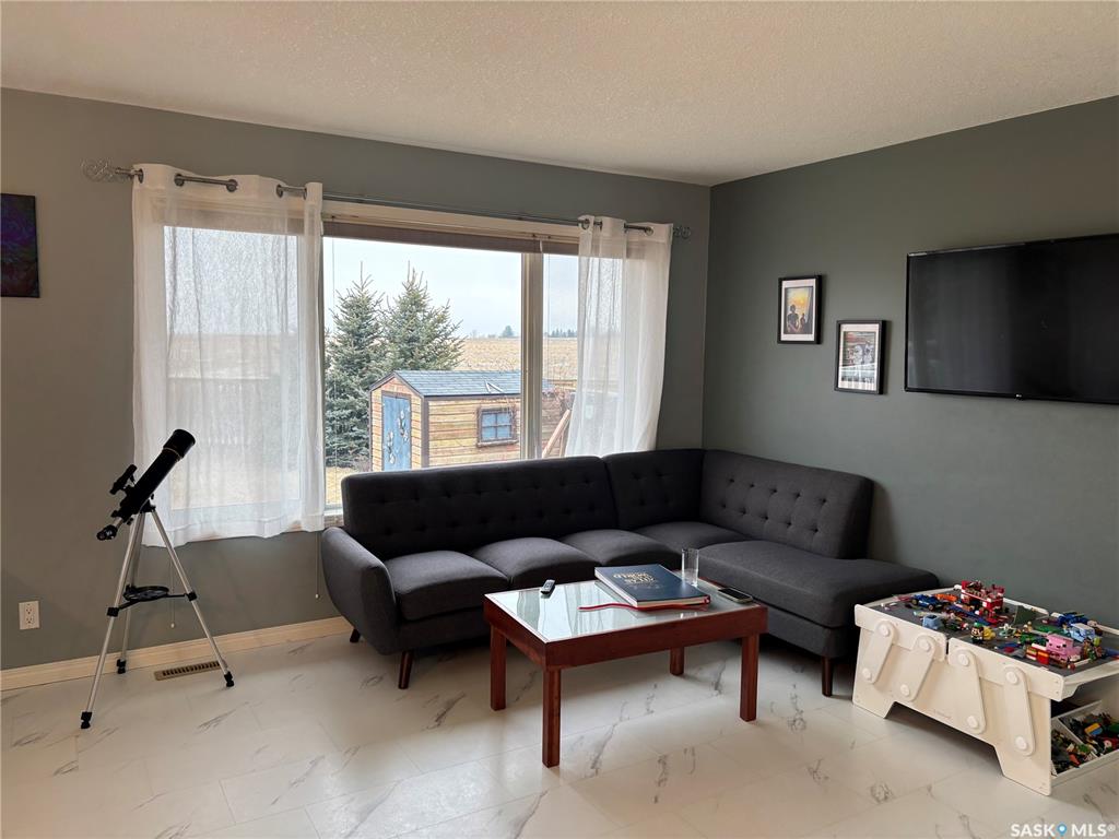 Third View of 826 Lochwood Place, Highland, Swift Current, Saskatchewan, S9H 4W9